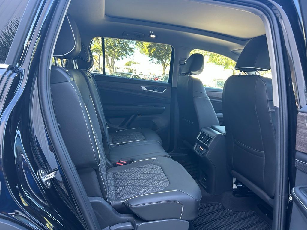 2026 Volkswagen Atlas 2.0T SEL Premium R-Line Tampa FL