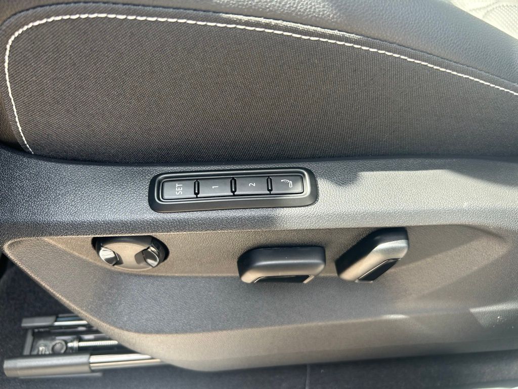 2026 Volkswagen Atlas 2.0T SEL Premium R-Line Tampa FL