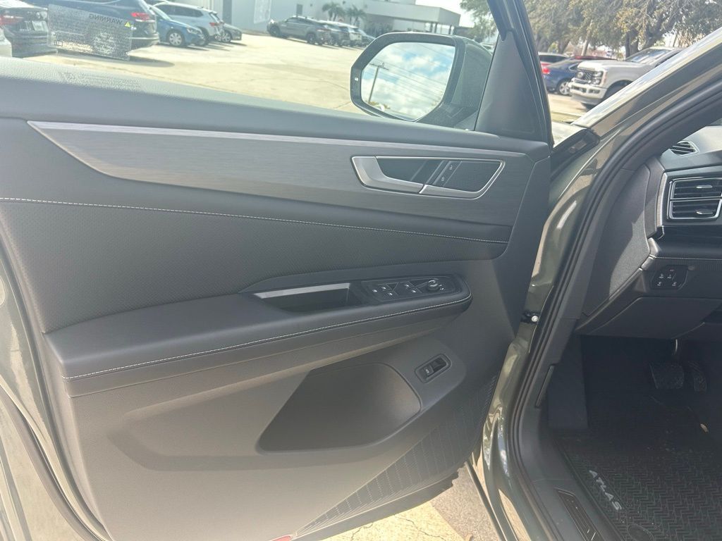 2026 Volkswagen Atlas Cross Sport 2.0T SE w/Technology Tampa FL