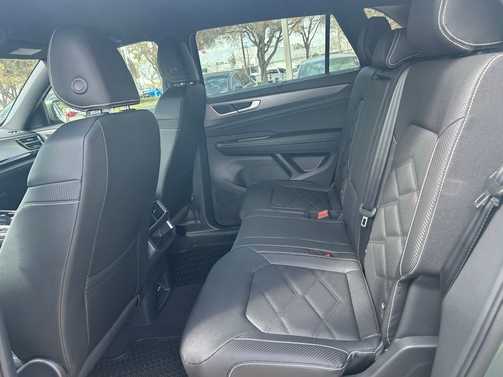 2026 Volkswagen Atlas Cross Sport 2.0T SE w/Technology Tampa FL