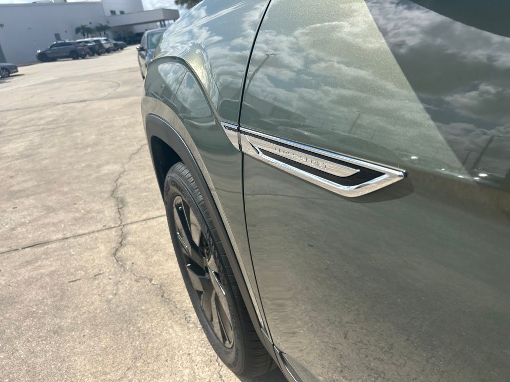 2026 Volkswagen Atlas Cross Sport 2.0T SE w/Technology Tampa FL