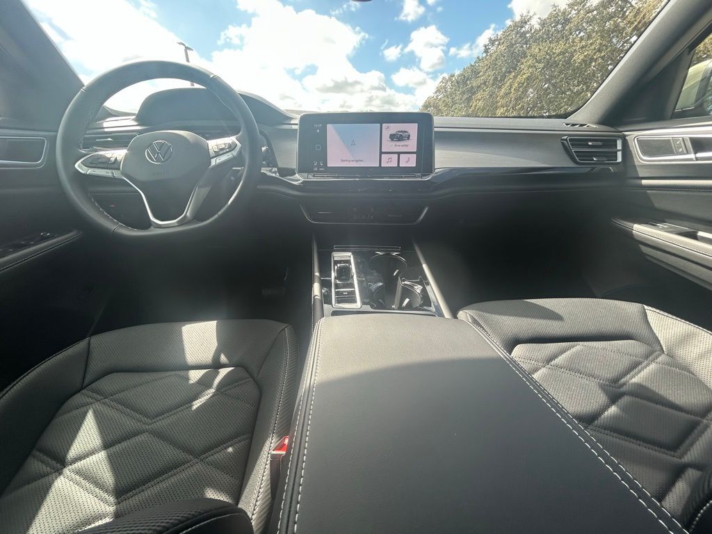 2026 Volkswagen Atlas Cross Sport 2.0T SE w/Technology Tampa FL