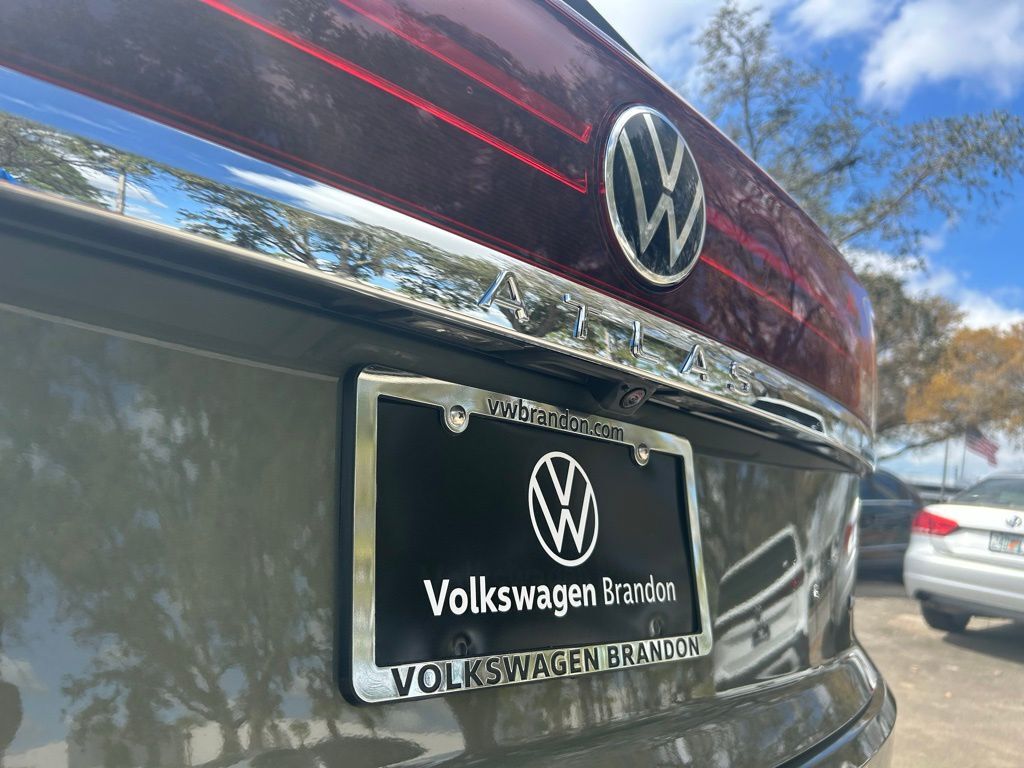 2026 Volkswagen Atlas Cross Sport 2.0T SE w/Technology Tampa FL