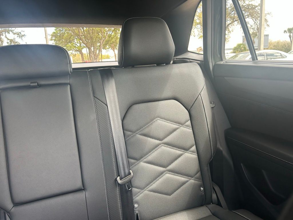 2026 Volkswagen Atlas Cross Sport 2.0T SE w/Technology Tampa FL