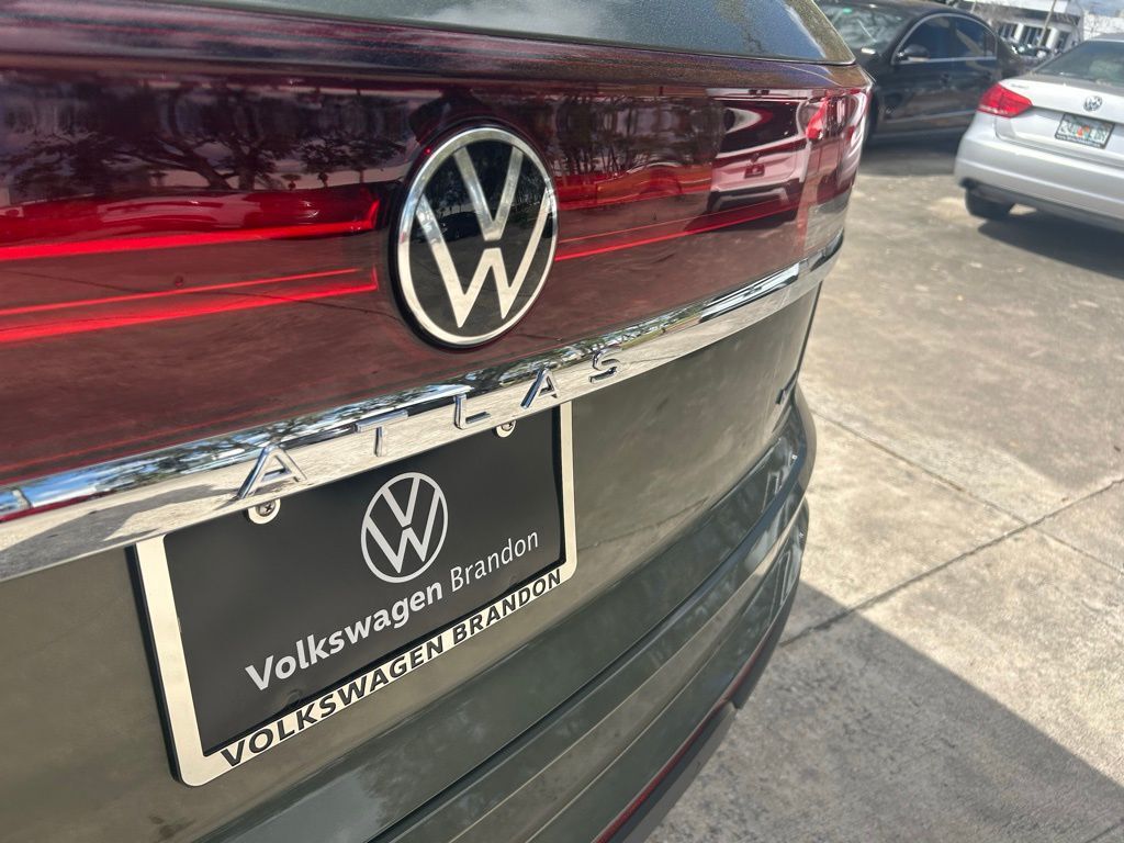 2026 Volkswagen Atlas Cross Sport 2.0T SE w/Technology Tampa FL