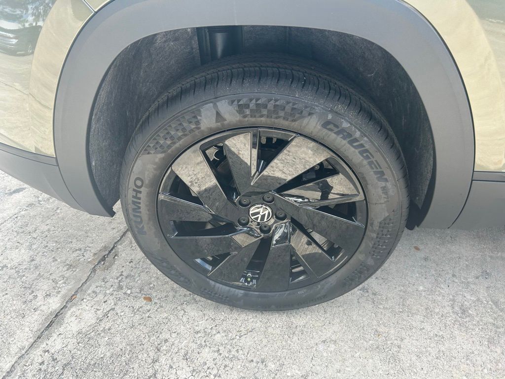 2026 Volkswagen Atlas Cross Sport 2.0T SE w/Technology Tampa FL