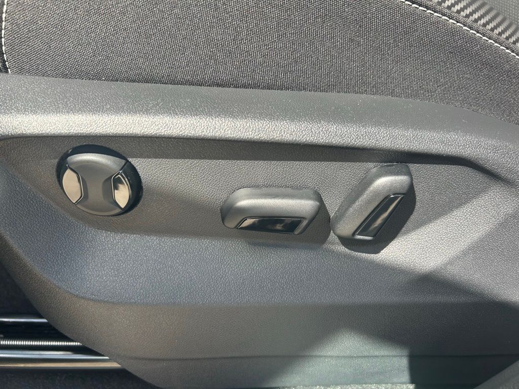 2026 Volkswagen Atlas Cross Sport 2.0T SE w/Technology Tampa FL