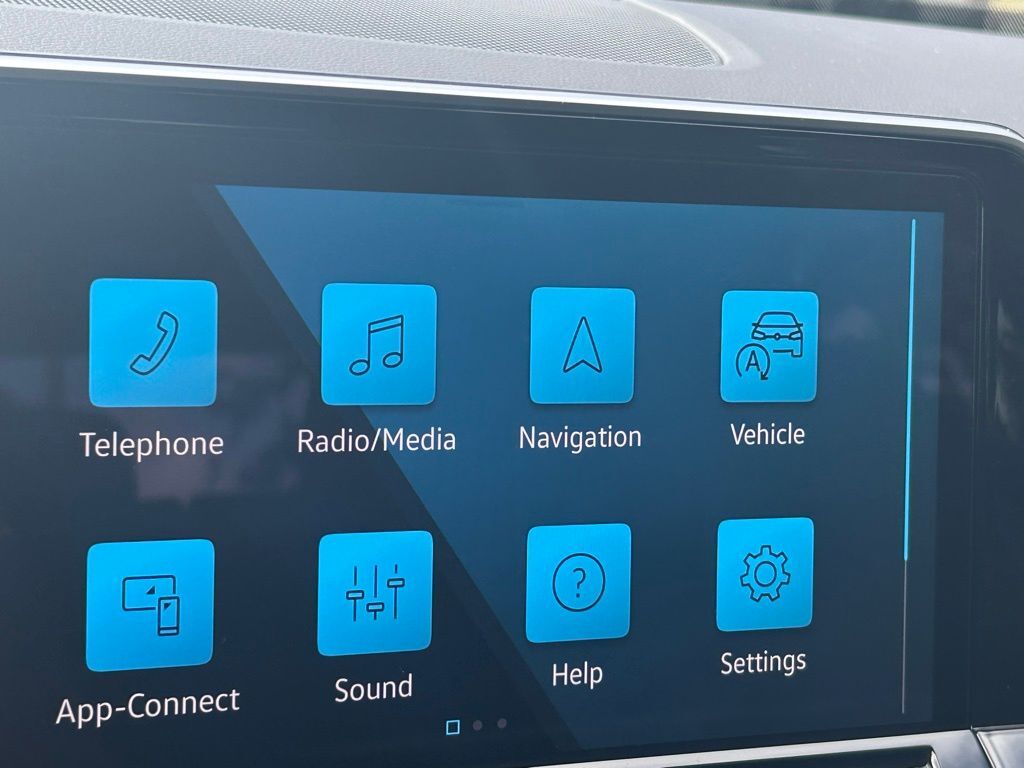 2026 Volkswagen Atlas Cross Sport 2.0T SE w/Technology Tampa FL