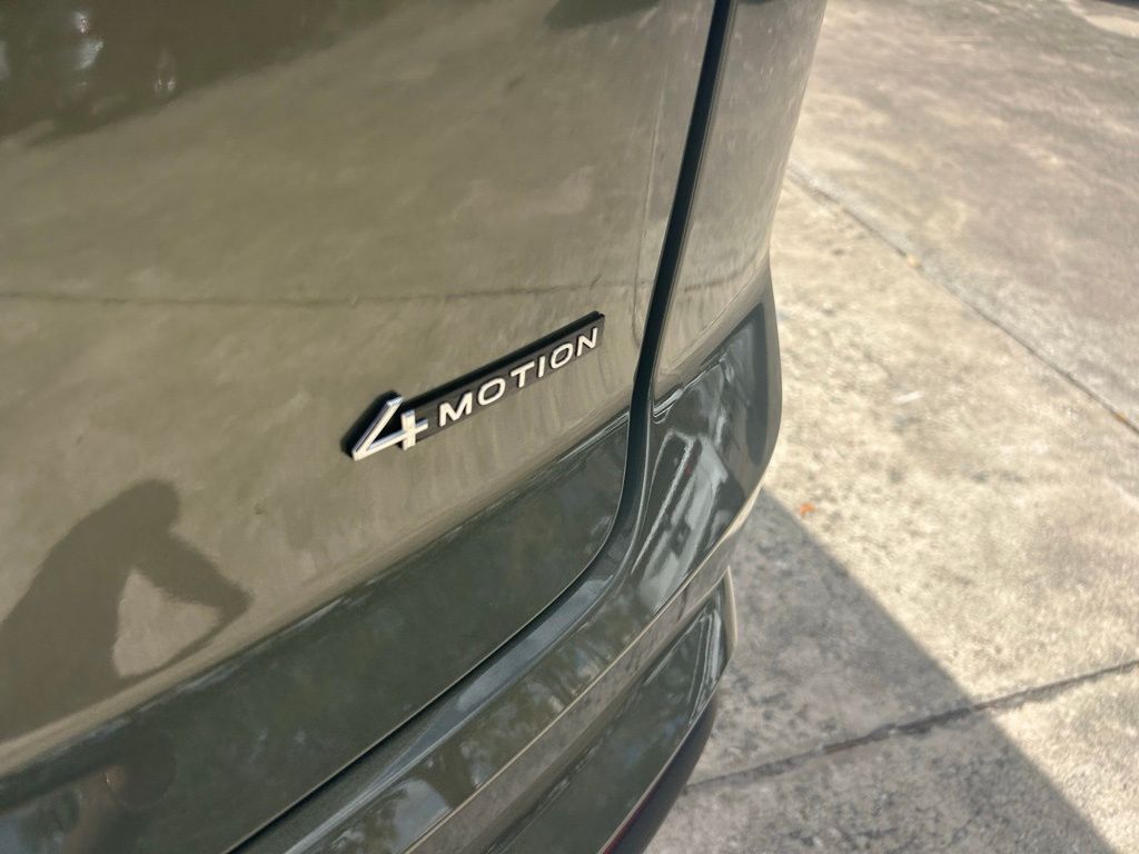 2026 Volkswagen Atlas Cross Sport 2.0T SE w/Technology Tampa FL