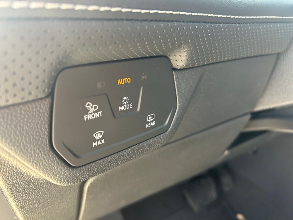 2026 Volkswagen Atlas Cross Sport 2.0T SE w/Technology Tampa FL