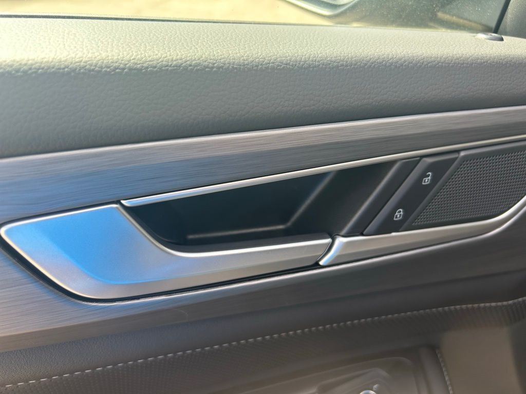 2026 Volkswagen Atlas Cross Sport 2.0T SE w/Technology Tampa FL