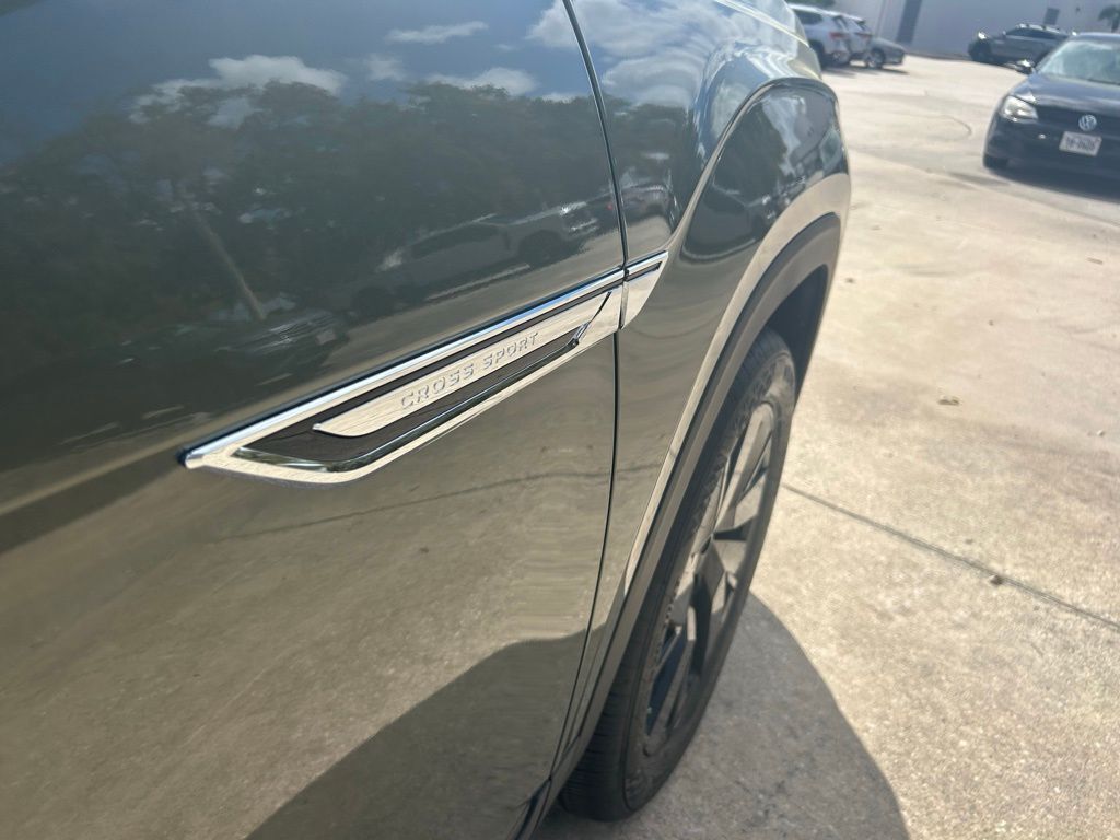 2026 Volkswagen Atlas Cross Sport 2.0T SE w/Technology Tampa FL