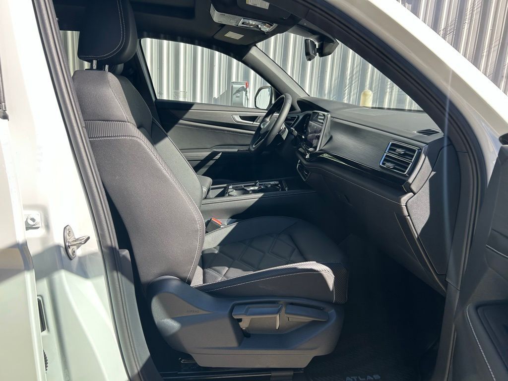 2026 Volkswagen Atlas Cross Sport 2.0T SE w/Technology Tampa FL