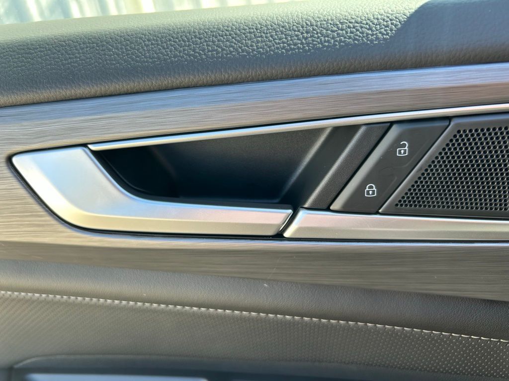 2026 Volkswagen Atlas Cross Sport 2.0T SE w/Technology Tampa FL