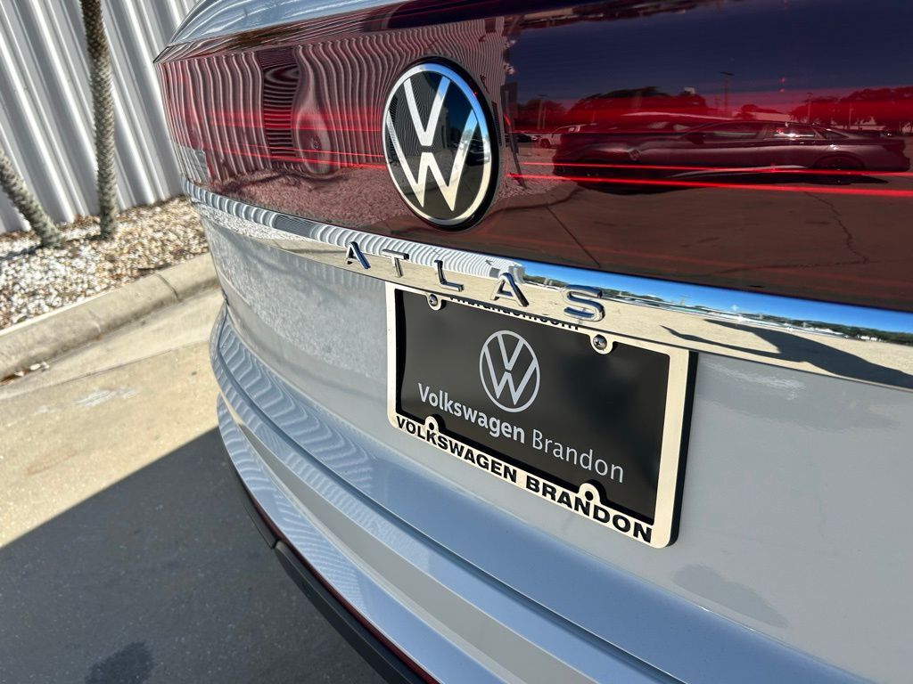 2026 Volkswagen Atlas Cross Sport 2.0T SE w/Technology Tampa FL