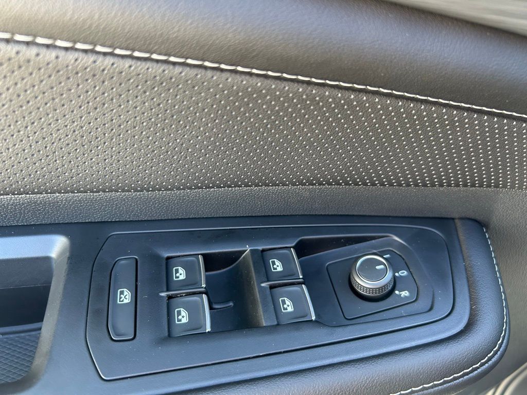 2026 Volkswagen Atlas Cross Sport 2.0T SE w/Technology Tampa FL