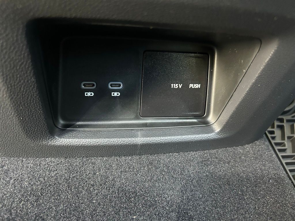 2026 Volkswagen Atlas Cross Sport 2.0T SE w/Technology Tampa FL