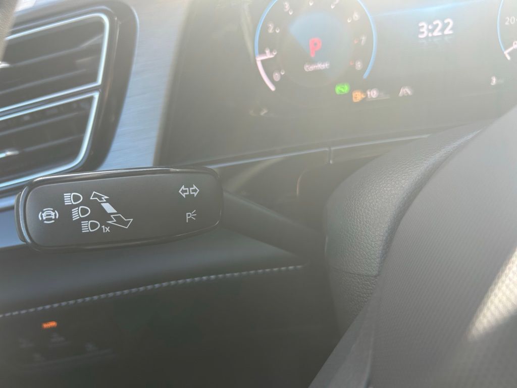 2026 Volkswagen Atlas Cross Sport 2.0T SE w/Technology Tampa FL