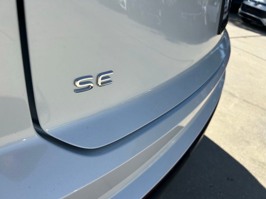 2026 Volkswagen Atlas Cross Sport 2.0T SE w/Technology Tampa FL