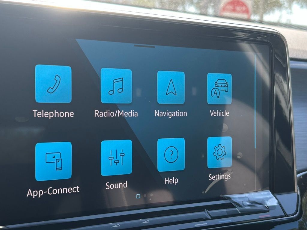 2026 Volkswagen Atlas Cross Sport 2.0T SE w/Technology Tampa FL