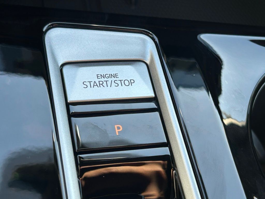 2026 Volkswagen Atlas Cross Sport 2.0T SE w/Technology Tampa FL