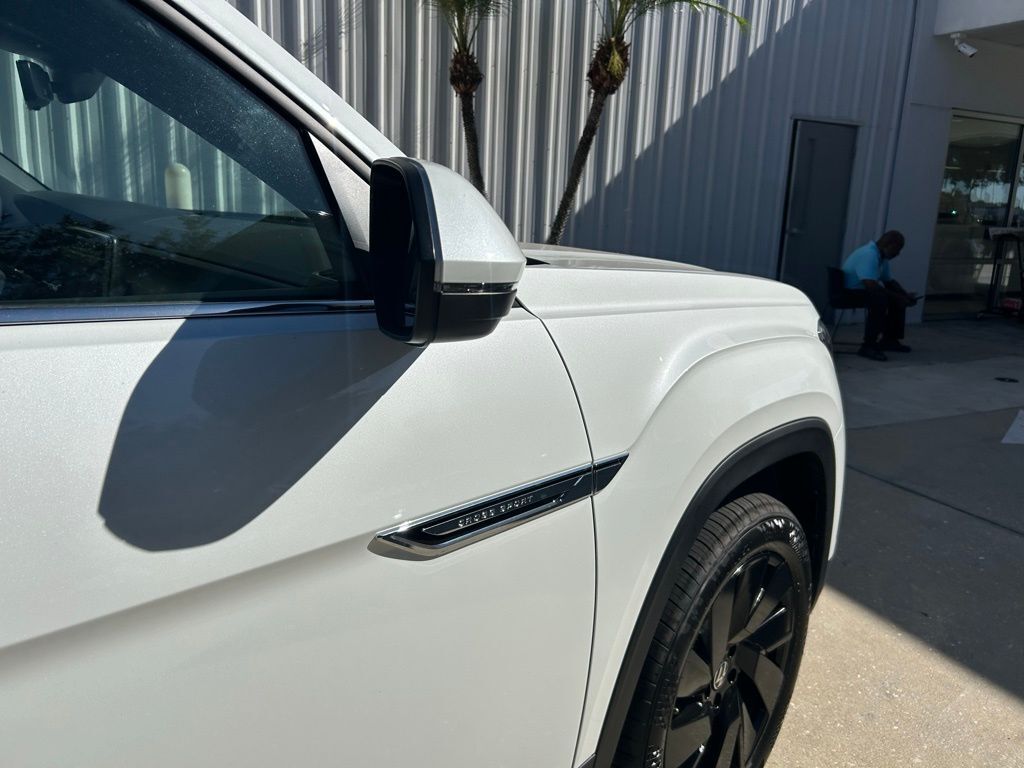 2026 Volkswagen Atlas Cross Sport 2.0T SE w/Technology Tampa FL