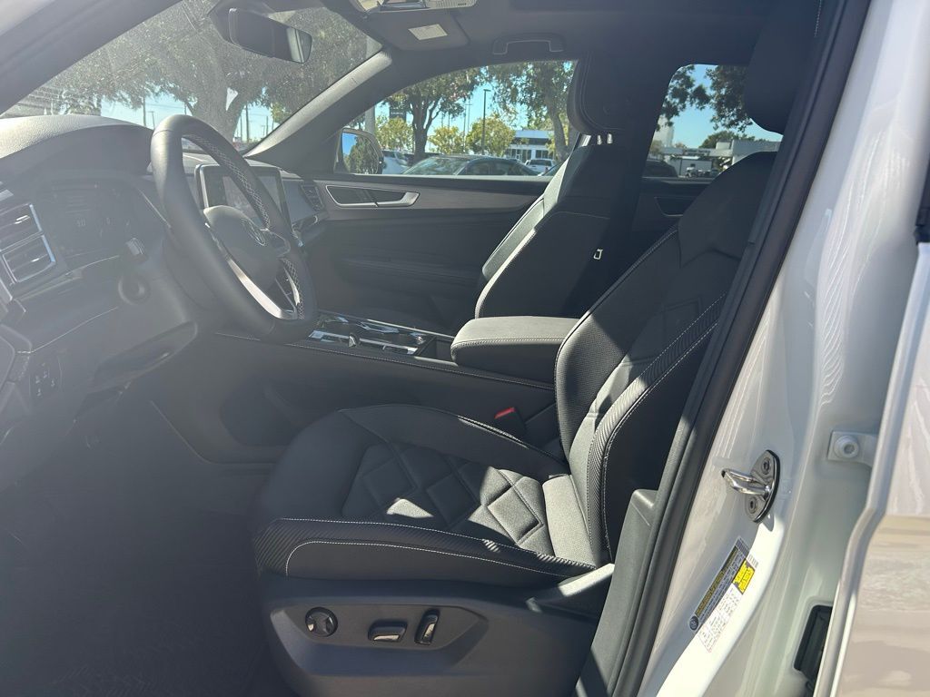 2026 Volkswagen Atlas Cross Sport 2.0T SE w/Technology Tampa FL