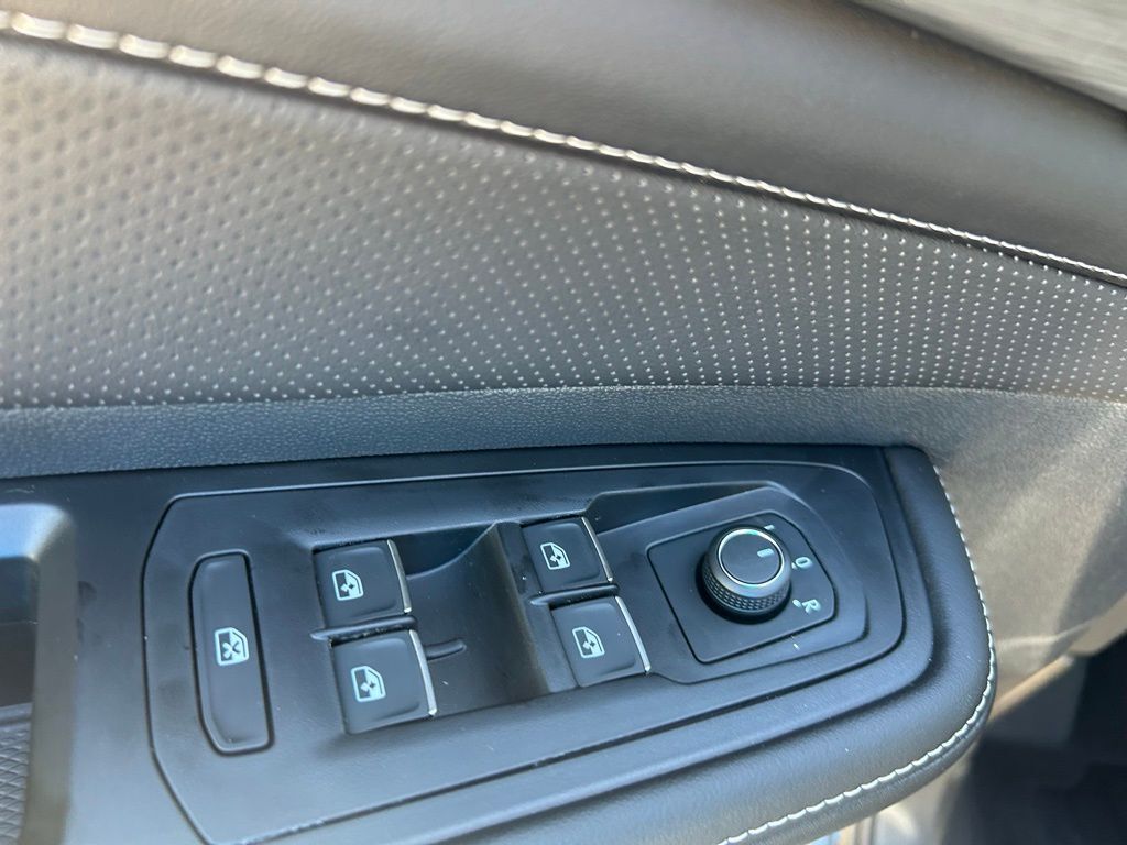 2026 Volkswagen Atlas Cross Sport 2.0T SE w/Technology Tampa FL