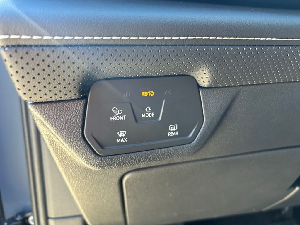 2026 Volkswagen Atlas Cross Sport 2.0T SE w/Technology Tampa FL