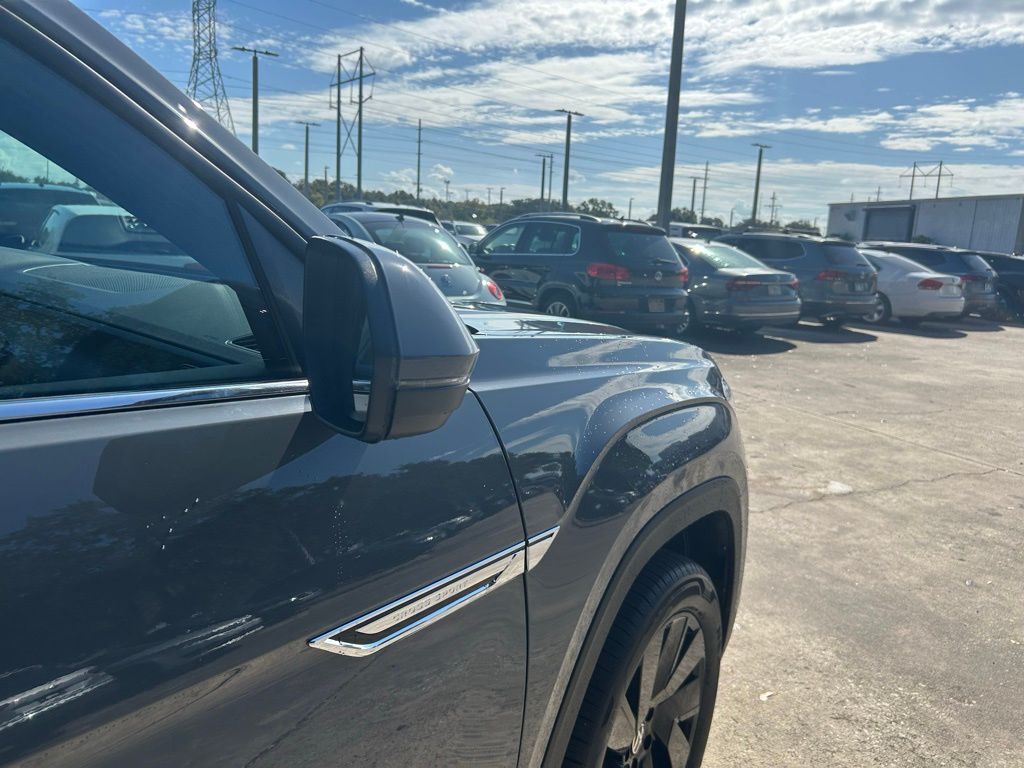 2026 Volkswagen Atlas Cross Sport 2.0T SE w/Technology Tampa FL
