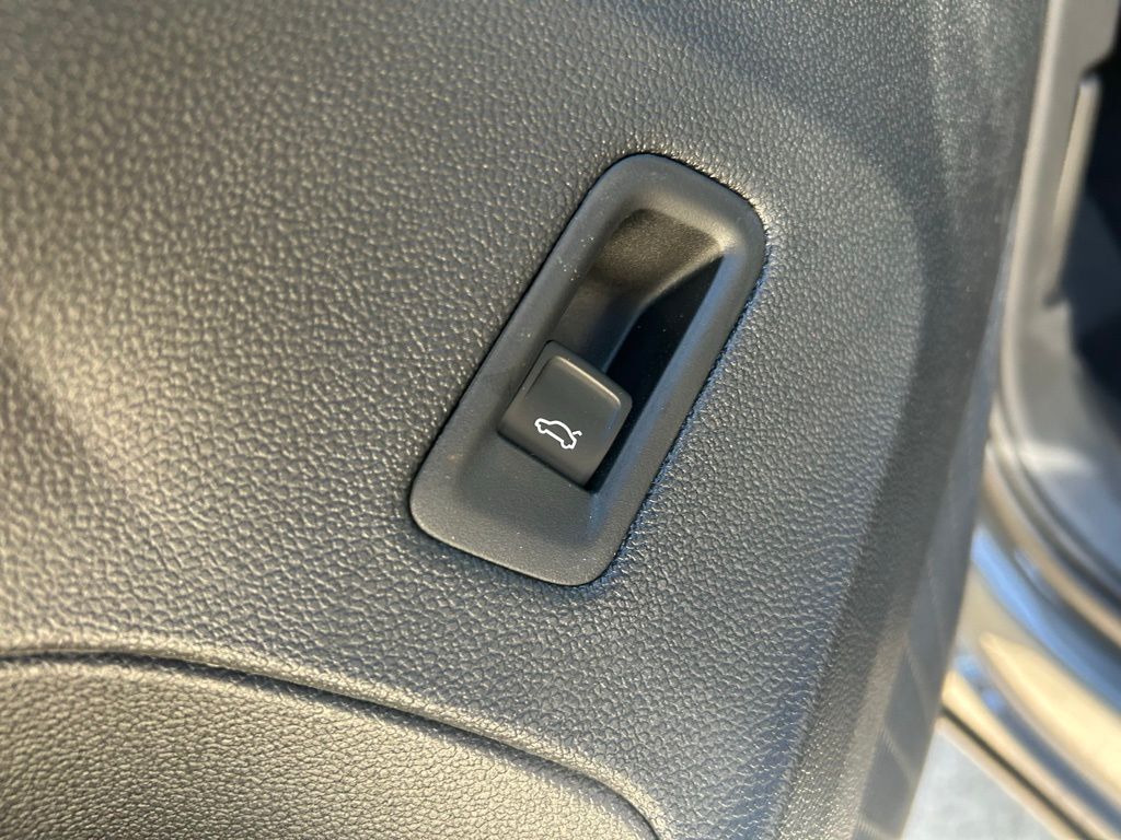 2026 Volkswagen Atlas Cross Sport 2.0T SE w/Technology Tampa FL