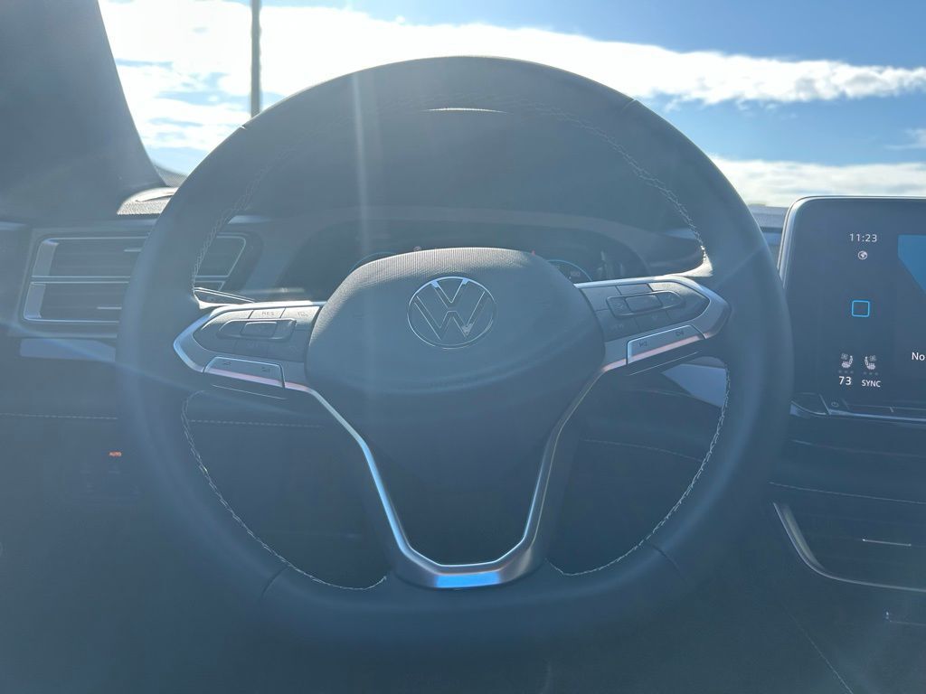 2026 Volkswagen Atlas Cross Sport 2.0T SE w/Technology Tampa FL