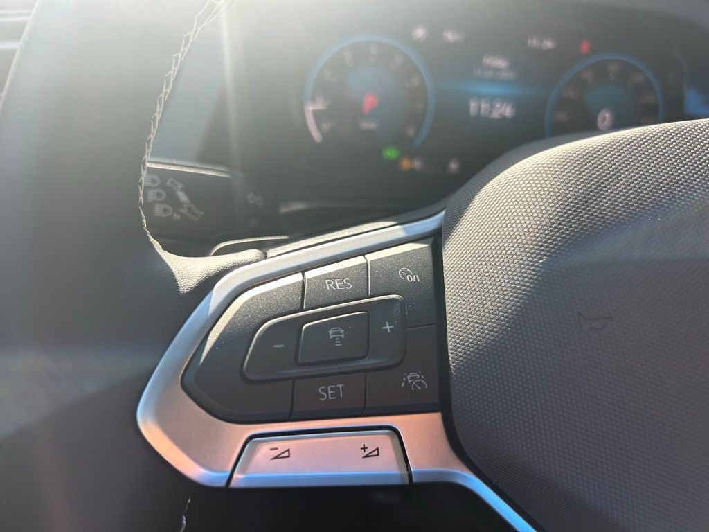 2026 Volkswagen Atlas Cross Sport 2.0T SE w/Technology Tampa FL