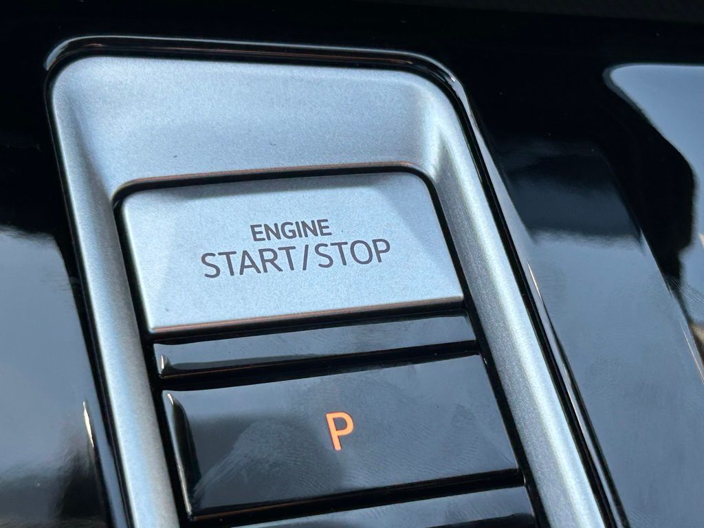 2026 Volkswagen Atlas Cross Sport 2.0T SE w/Technology Tampa FL