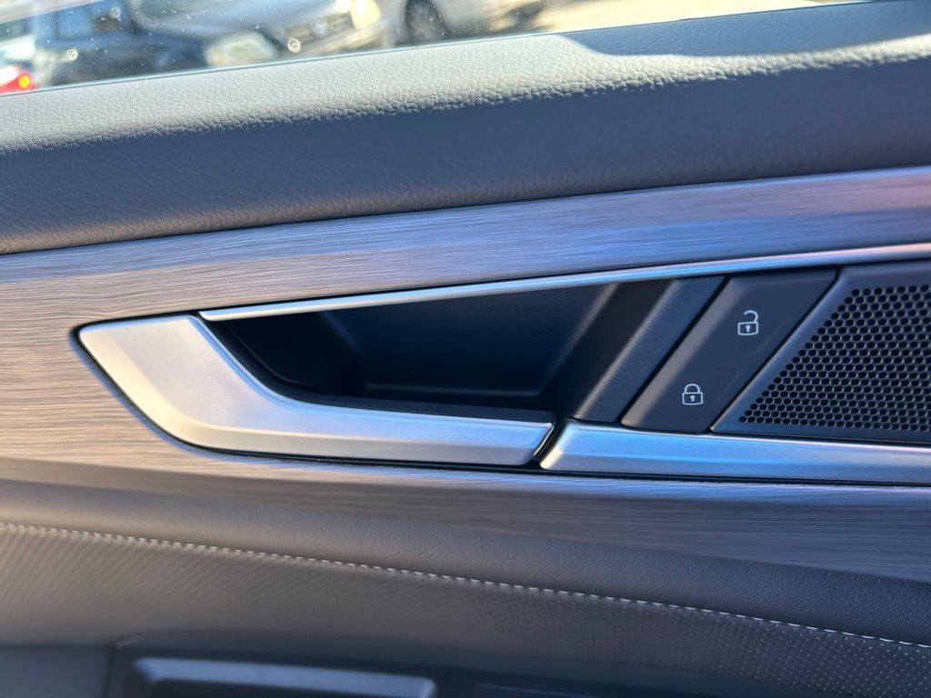 2026 Volkswagen Atlas Cross Sport 2.0T SE w/Technology Tampa FL