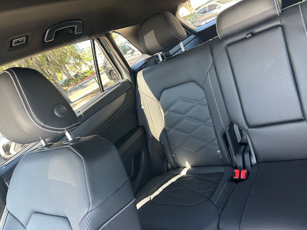 2026 Volkswagen Atlas Cross Sport 2.0T SE w/Technology Tampa FL