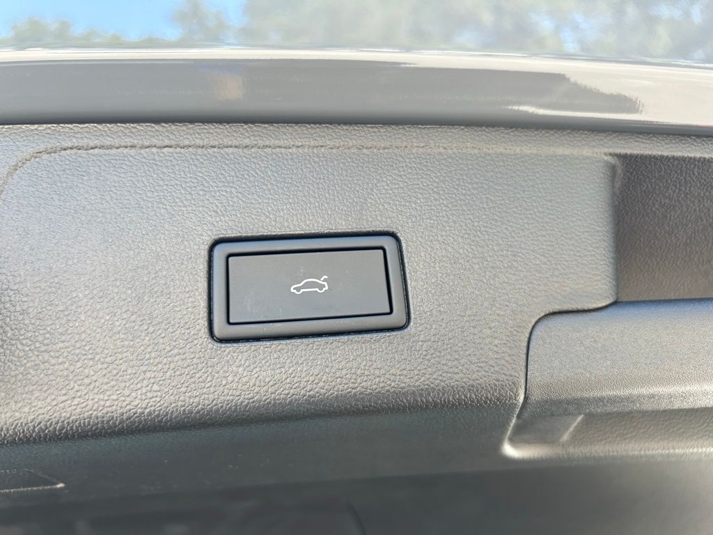 2026 Volkswagen Atlas Cross Sport 2.0T SE w/Technology Tampa FL