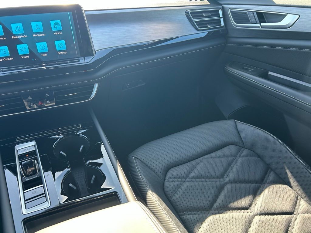 2026 Volkswagen Atlas Cross Sport 2.0T SE w/Technology Tampa FL