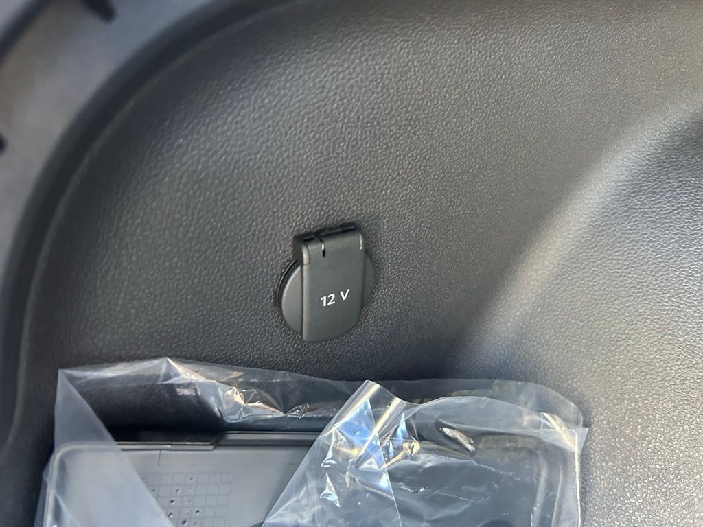 2026 Volkswagen Atlas Cross Sport 2.0T SE w/Technology Tampa FL