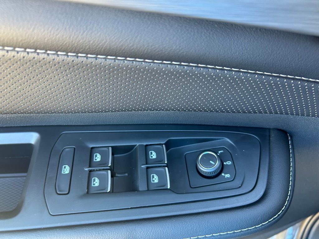 2026 Volkswagen Atlas Cross Sport 2.0T SE w/Technology Tampa FL