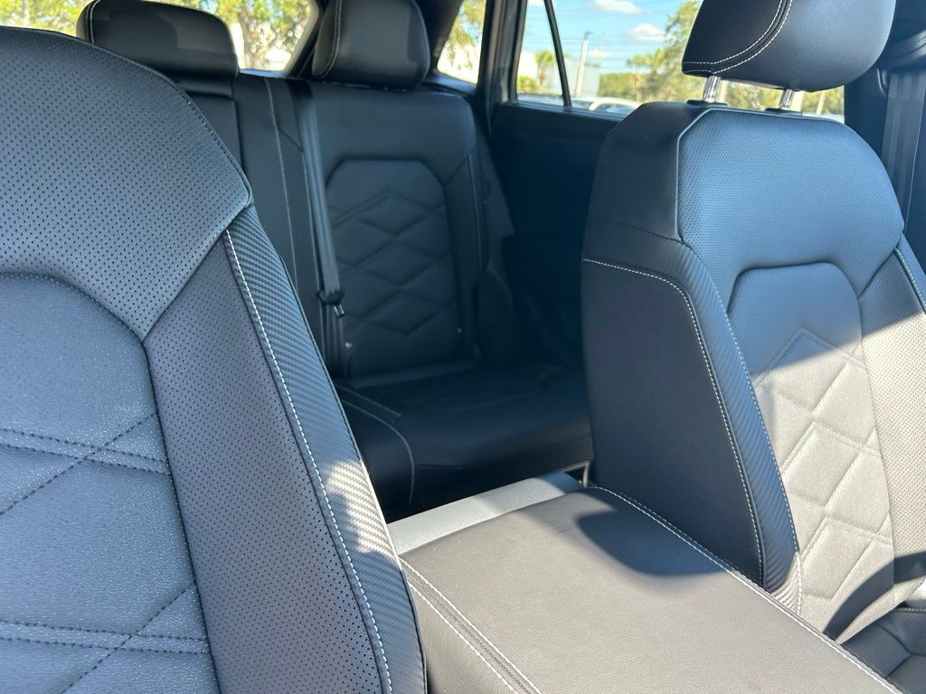 2026 Volkswagen Atlas Cross Sport 2.0T SE w/Technology Tampa FL