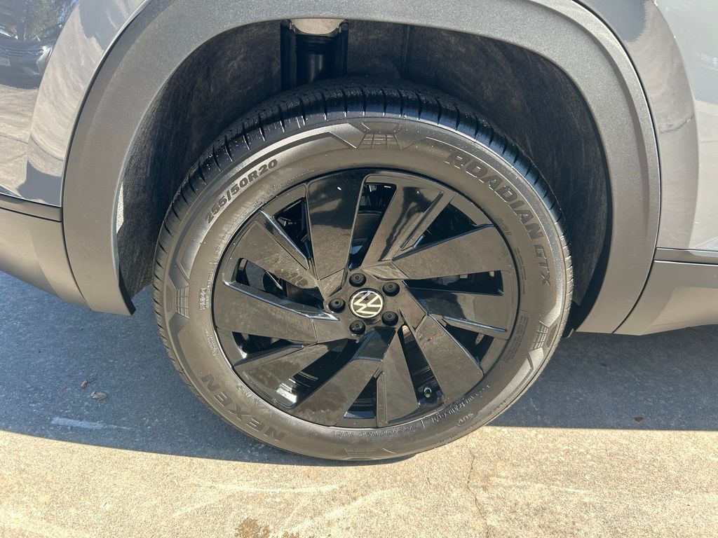 2026 Volkswagen Atlas Cross Sport 2.0T SE w/Technology Tampa FL