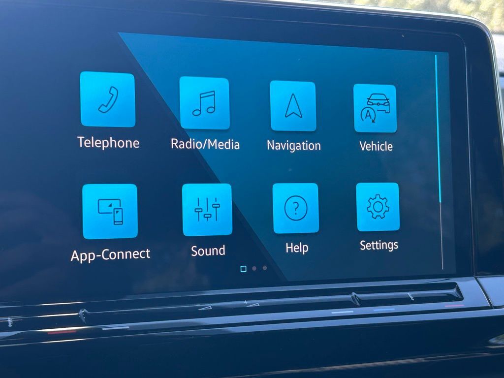 2026 Volkswagen Atlas Cross Sport 2.0T SE w/Technology Tampa FL