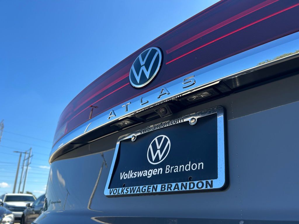 2026 Volkswagen Atlas Cross Sport 2.0T SE w/Technology Tampa FL