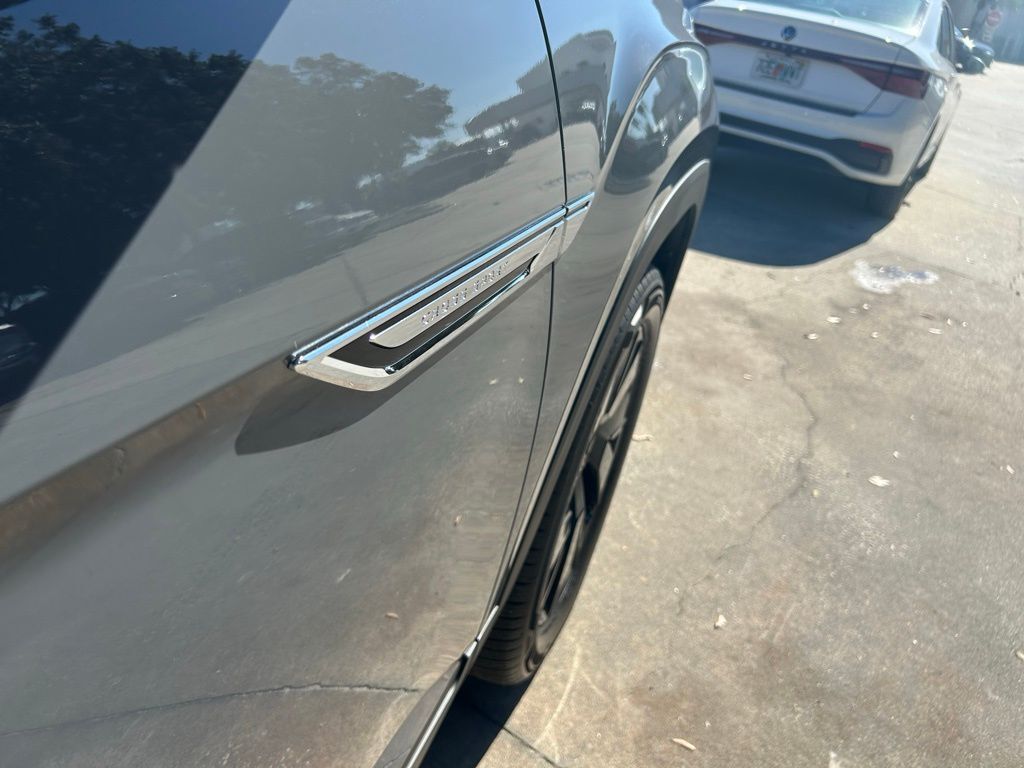 2026 Volkswagen Atlas Cross Sport 2.0T SE w/Technology Tampa FL