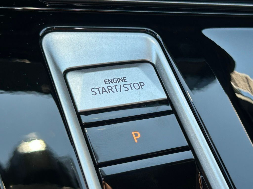 2026 Volkswagen Atlas Cross Sport 2.0T SE w/Technology Tampa FL