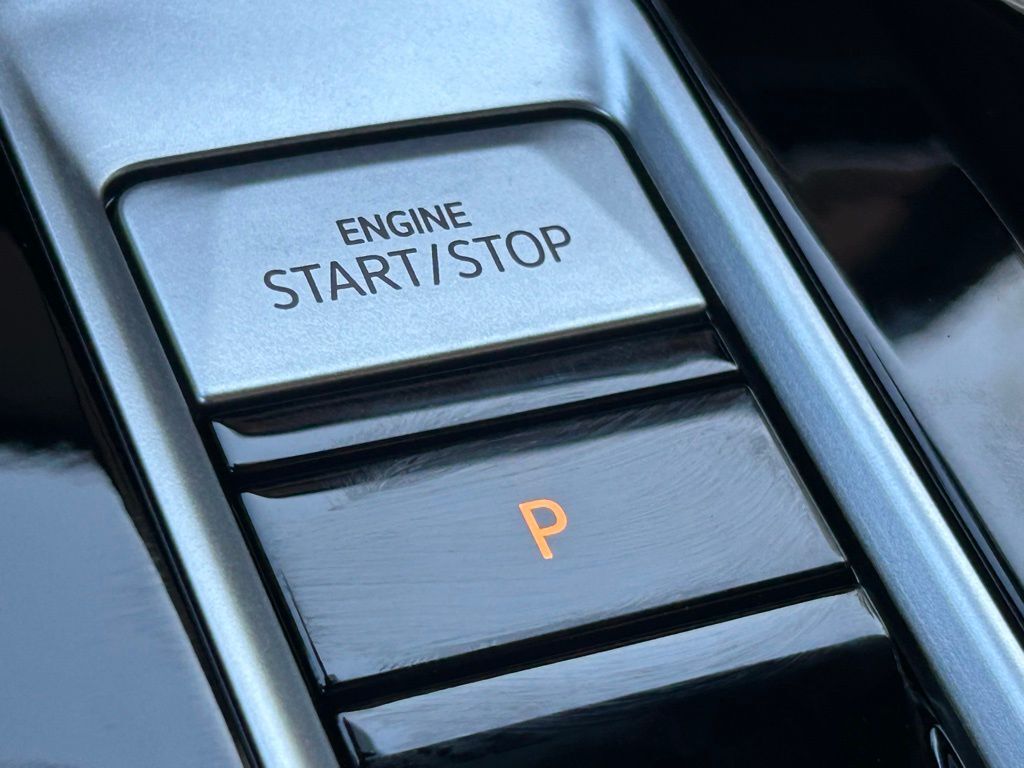 2026 Volkswagen Atlas Cross Sport 2.0T SE w/Technology Tampa FL