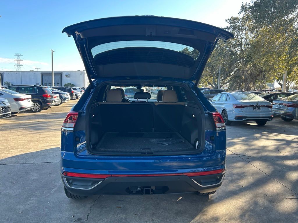 2026 Volkswagen Atlas Cross Sport 2.0T SE w/Technology Tampa FL