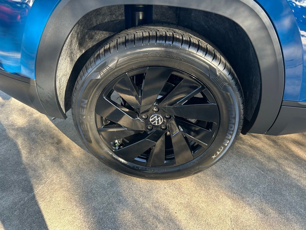 2026 Volkswagen Atlas Cross Sport 2.0T SE w/Technology Tampa FL