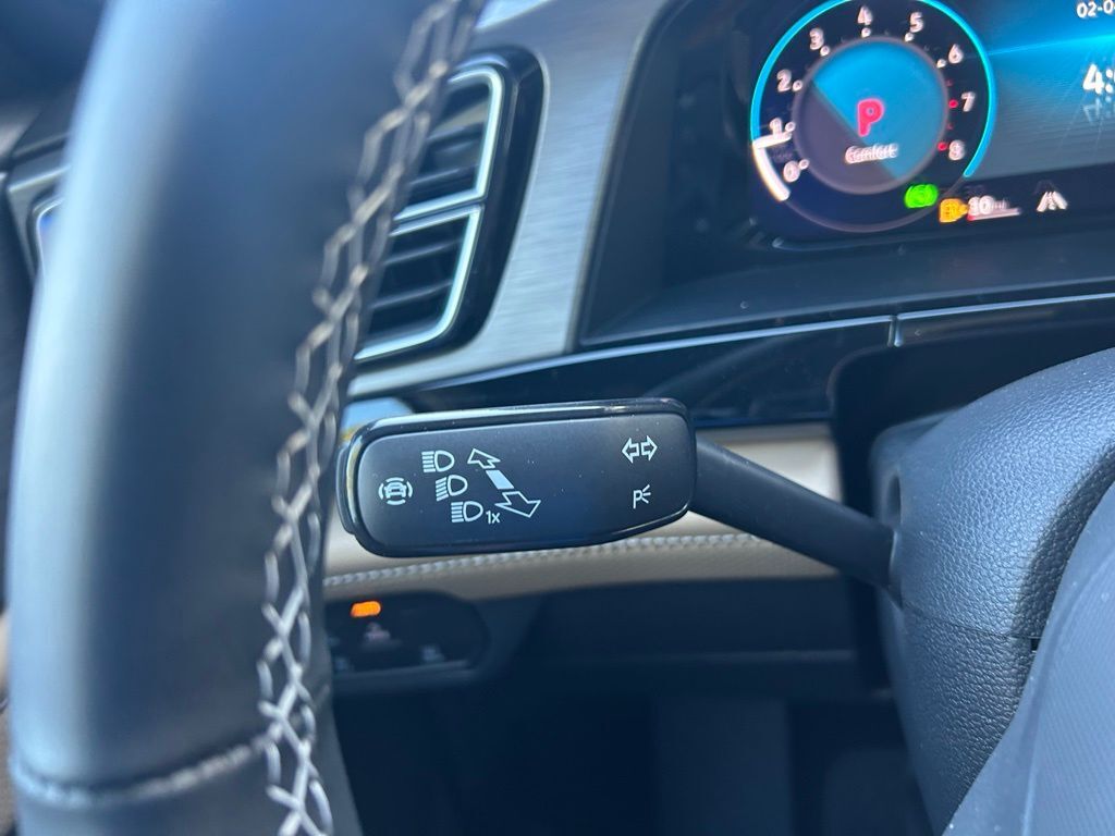 2026 Volkswagen Atlas Cross Sport 2.0T SE w/Technology Tampa FL